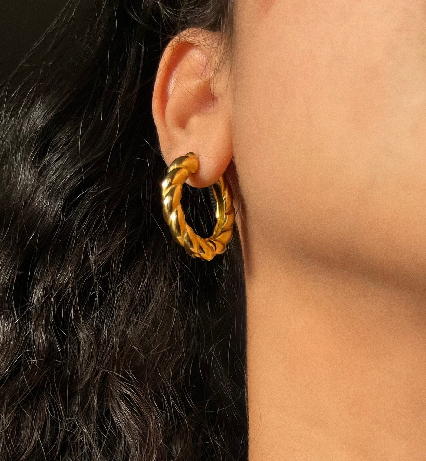 Twisted hoops